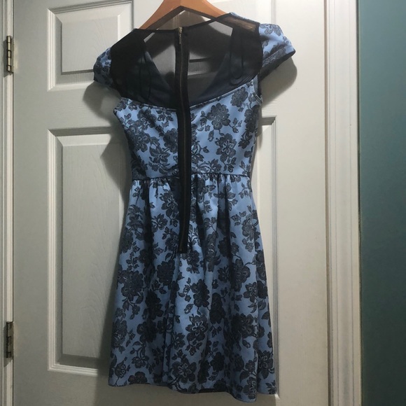 Powder blue butterfly patterned party dress - Picture 2 of 4